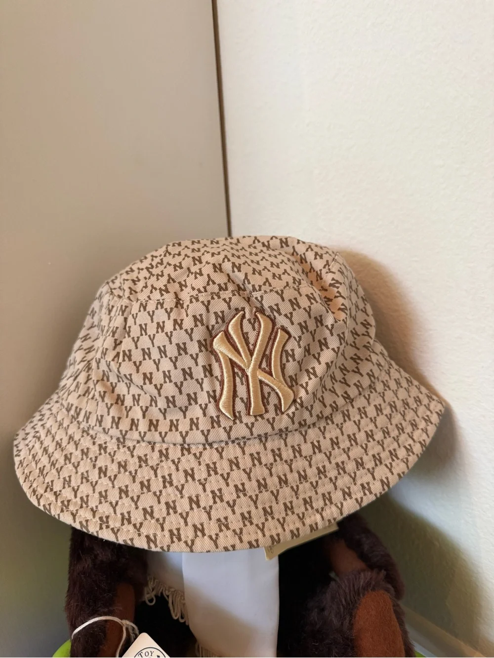 Reversible NY Yankees Monogram Bucket Hat with Embroidered Logo